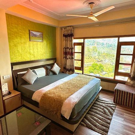 Hotel Apple Regency Shimla Exteriör bild