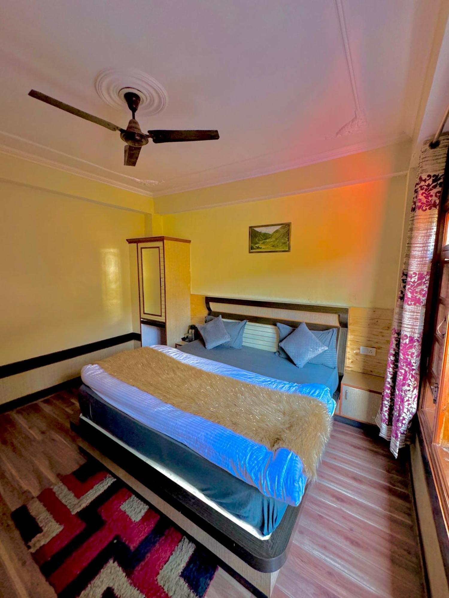 Hotel Apple Regency Shimla Exteriör bild