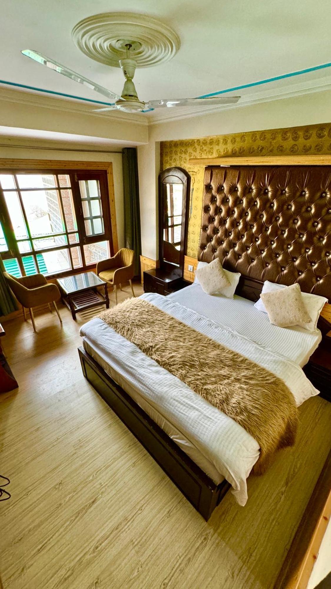 Hotel Apple Regency Shimla Exteriör bild