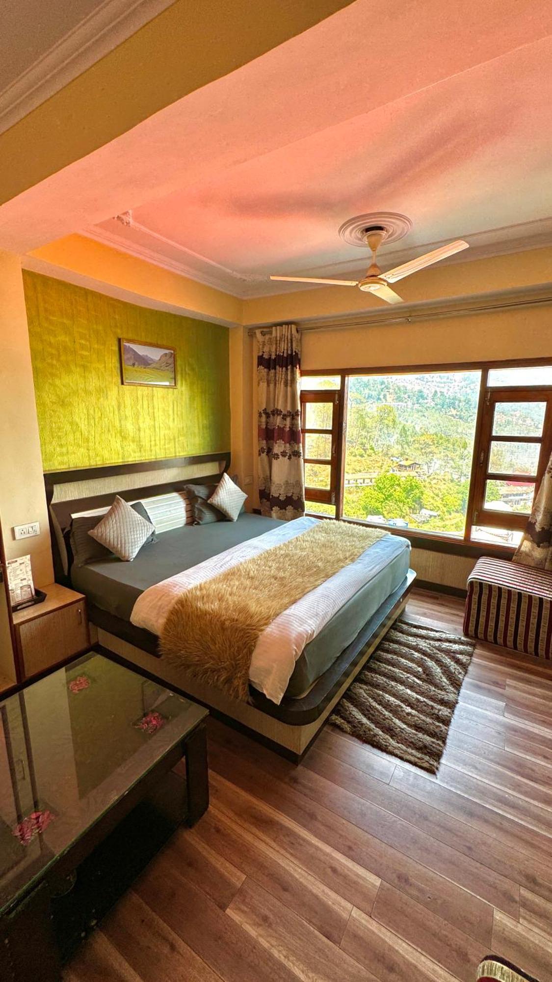 Hotel Apple Regency Shimla Exteriör bild