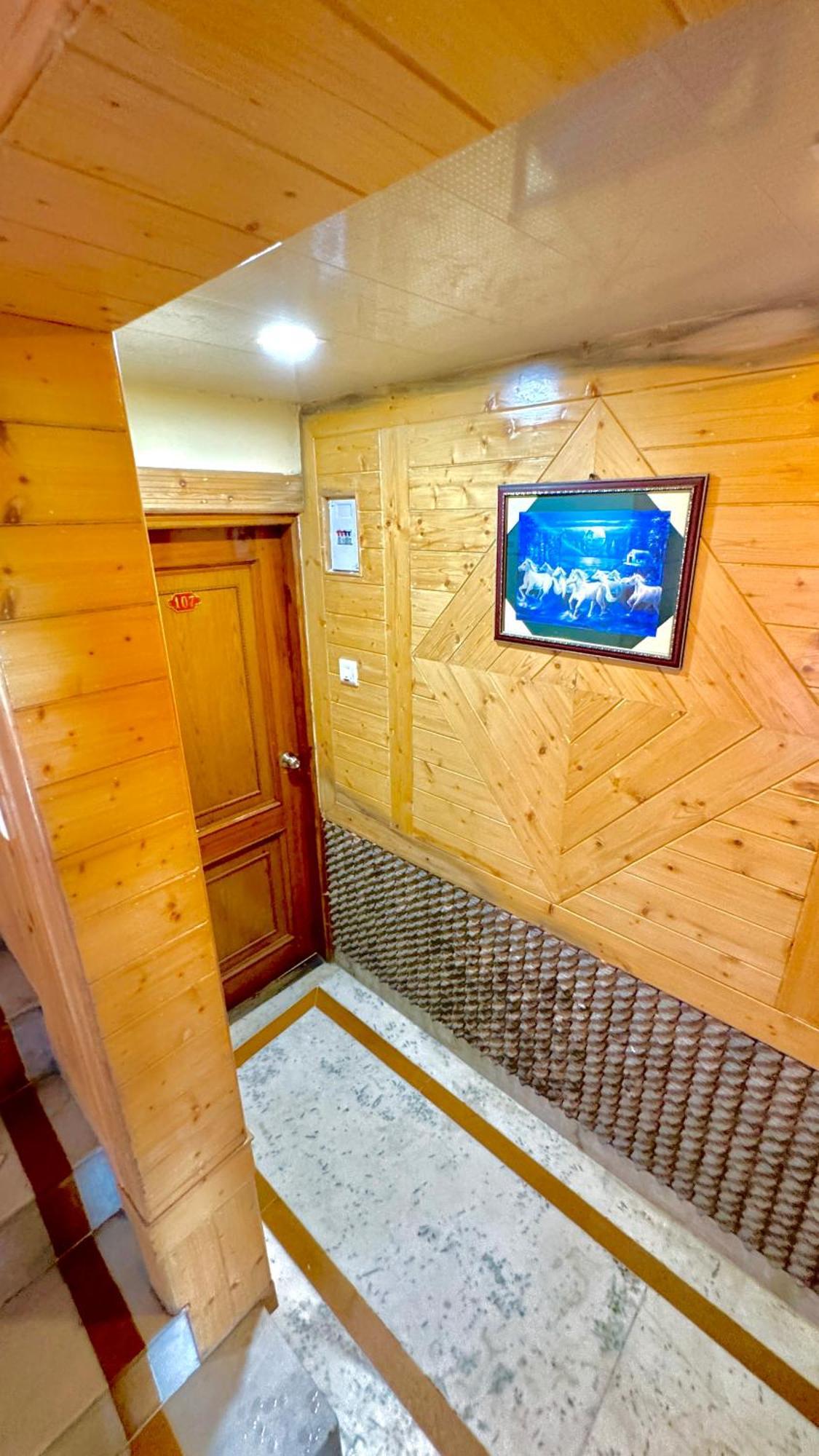 Hotel Apple Regency Shimla Exteriör bild