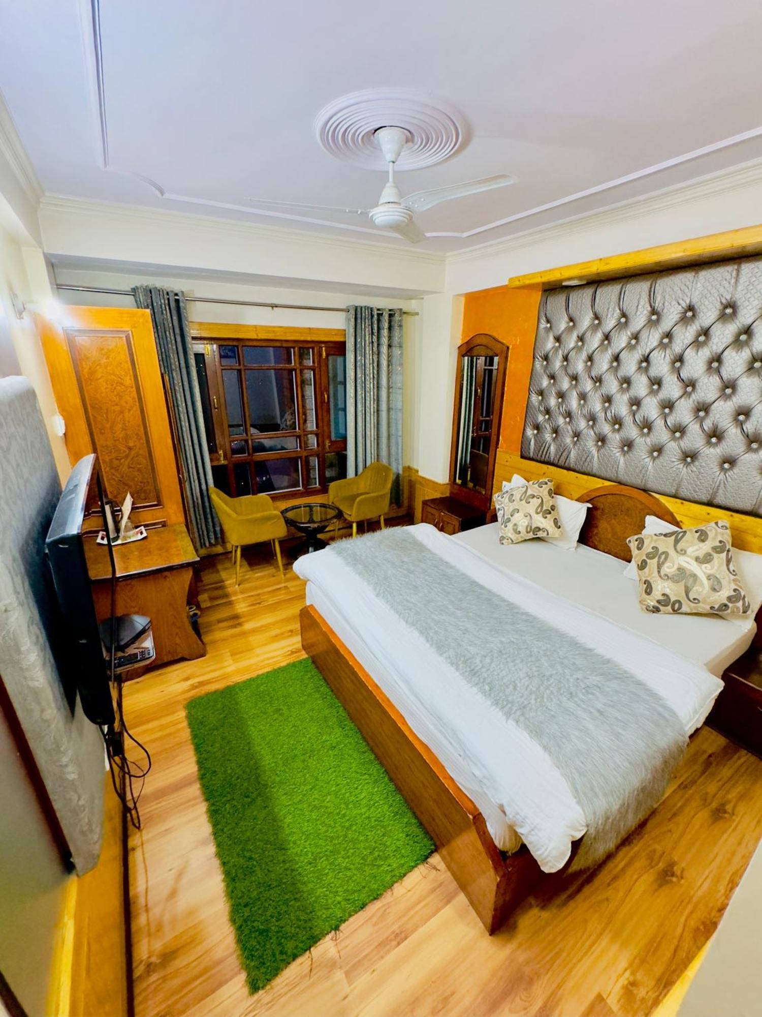 Hotel Apple Regency Shimla Exteriör bild