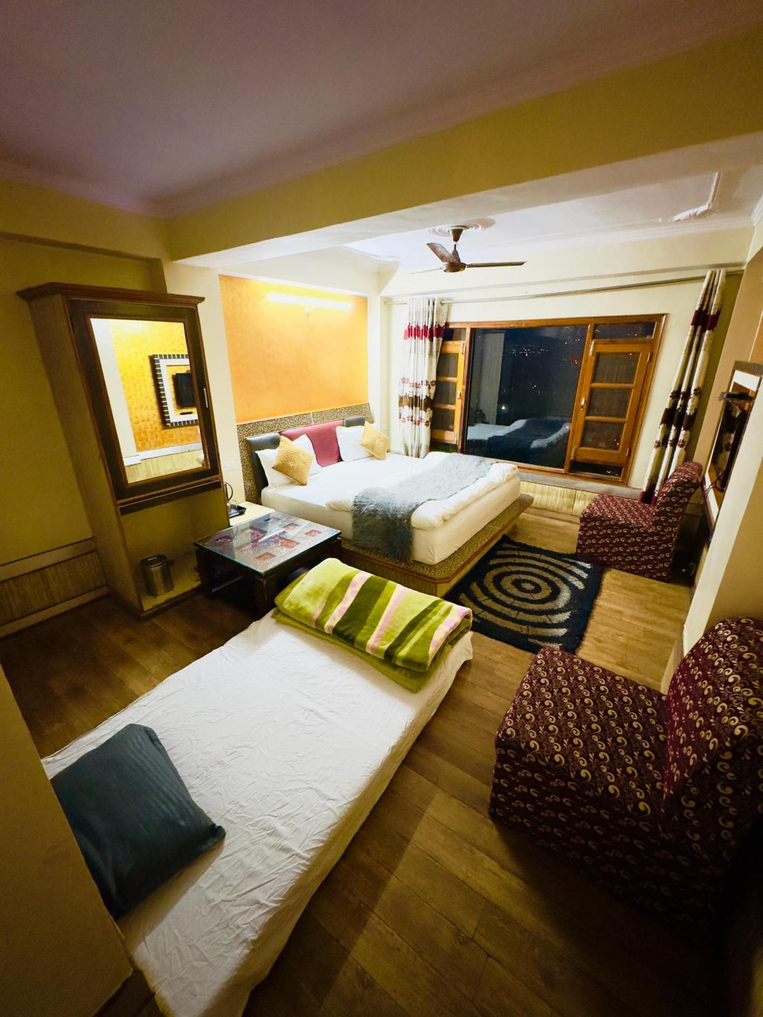Hotel Apple Regency Shimla Exteriör bild